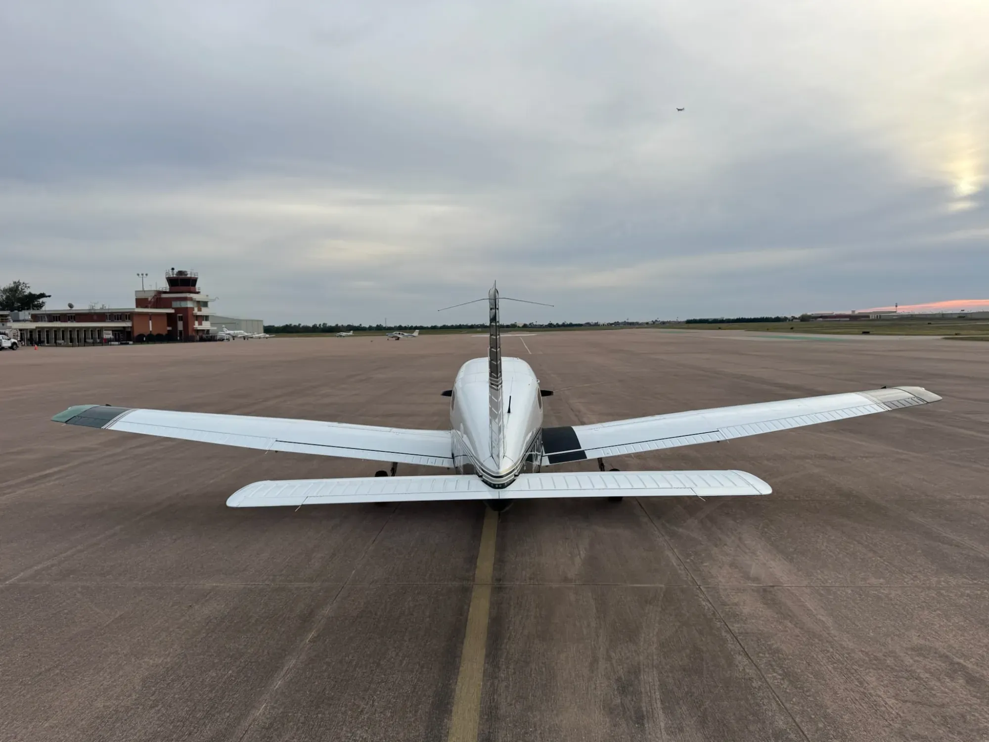N431RM seen from directly behind, showing the stabilator, the tail and both wings.